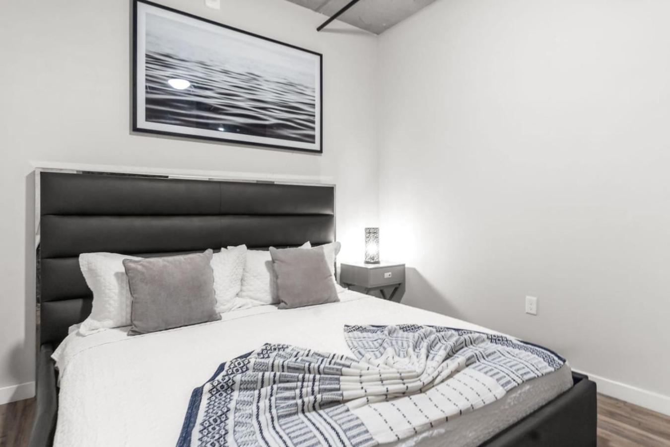 Modern 2 Bed Getaway Steps From Tropicana Field 圣彼得堡 外观 照片